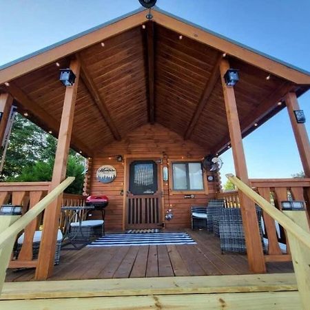 Picturesque Family Cabin With Loft In Tennessee Севьервилл Экстерьер фото
